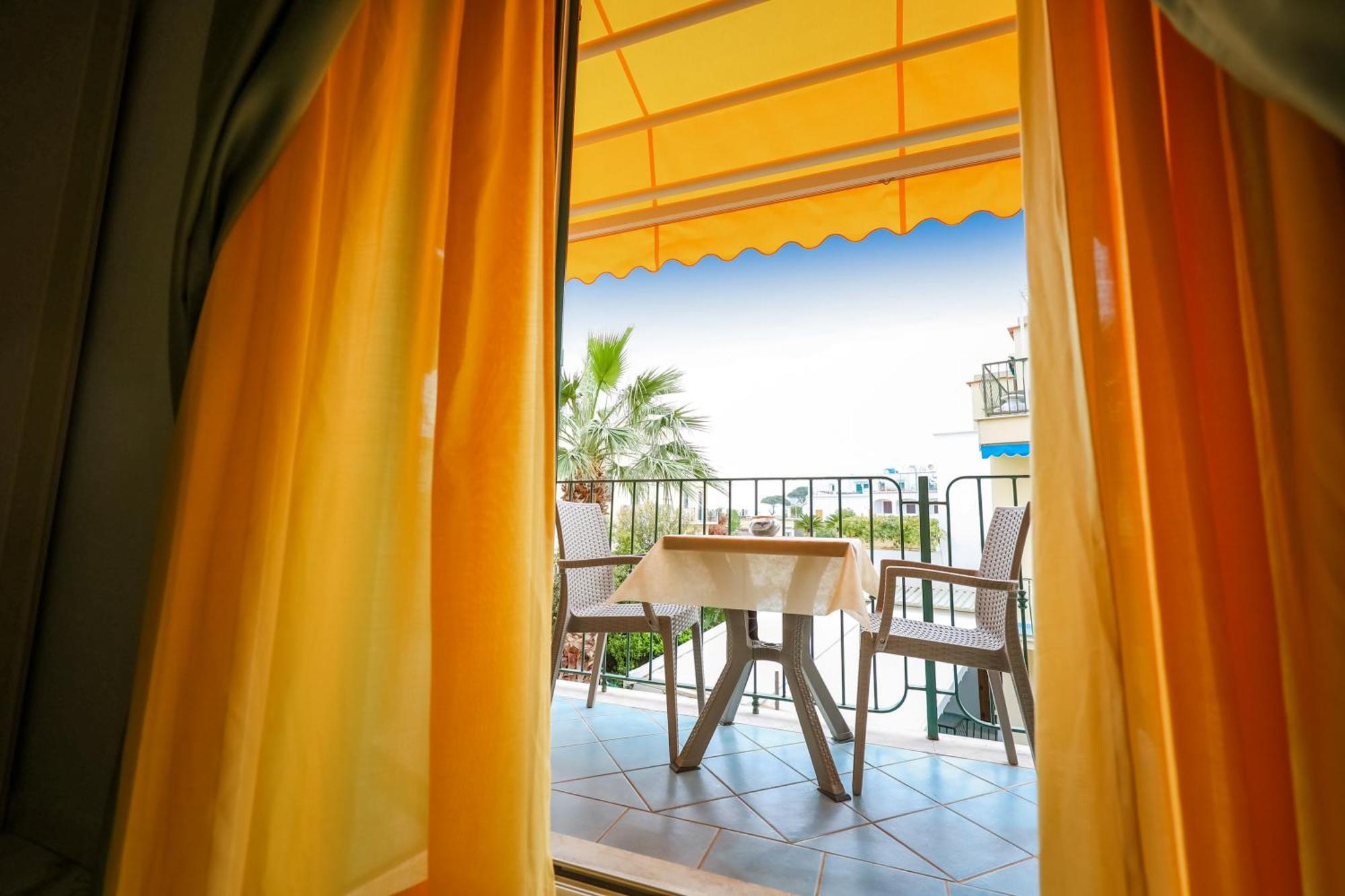 Hotel Rivamare Искья Экстерьер фото