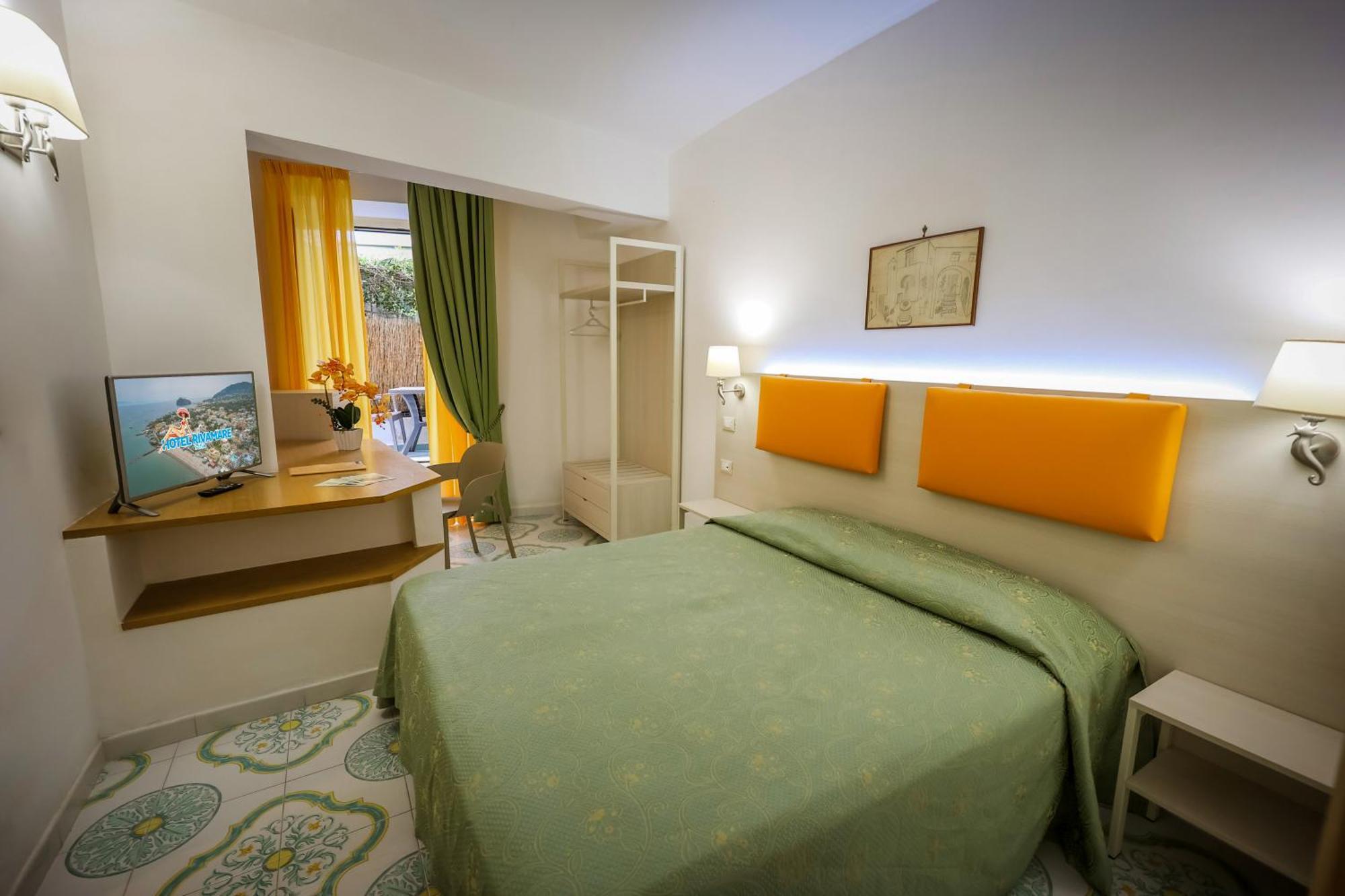 Hotel Rivamare Искья Экстерьер фото